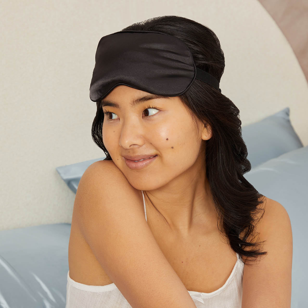 4864-SatinLavenderWeightedEyeMask-Sleep-Model-1280x1280px.jpg