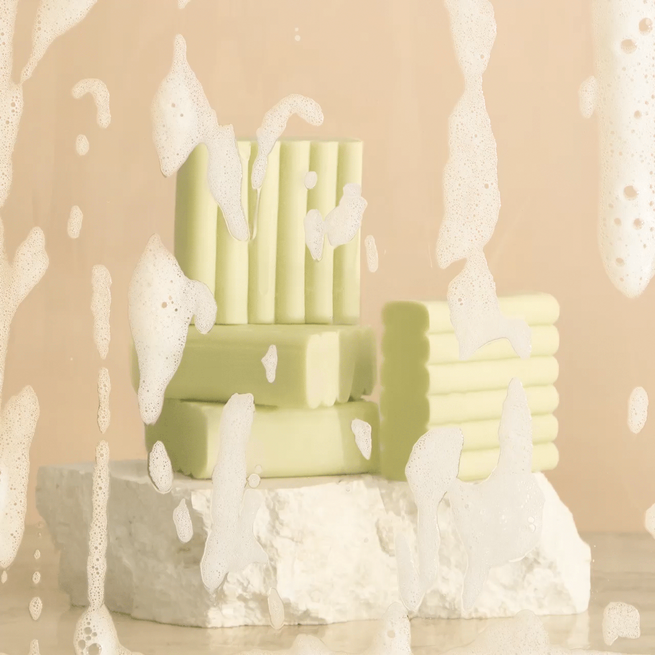504650-GlycolicAcidFace_BodyWash-BottleFreeBeauty-Resurfacing-GIF-1280x1280px_1-1.gif