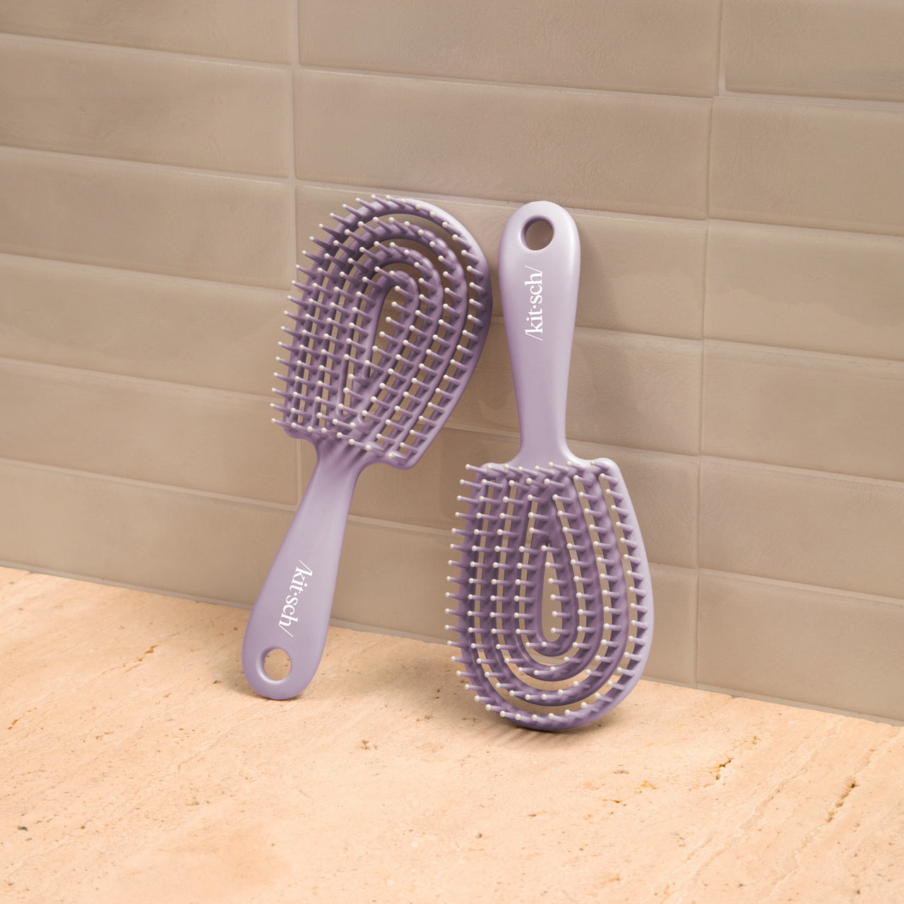 504810-CreativeProductShoot-MiniDetanglingFlexiBrush-Pro-SoftViolet-1280x1280px.jpg