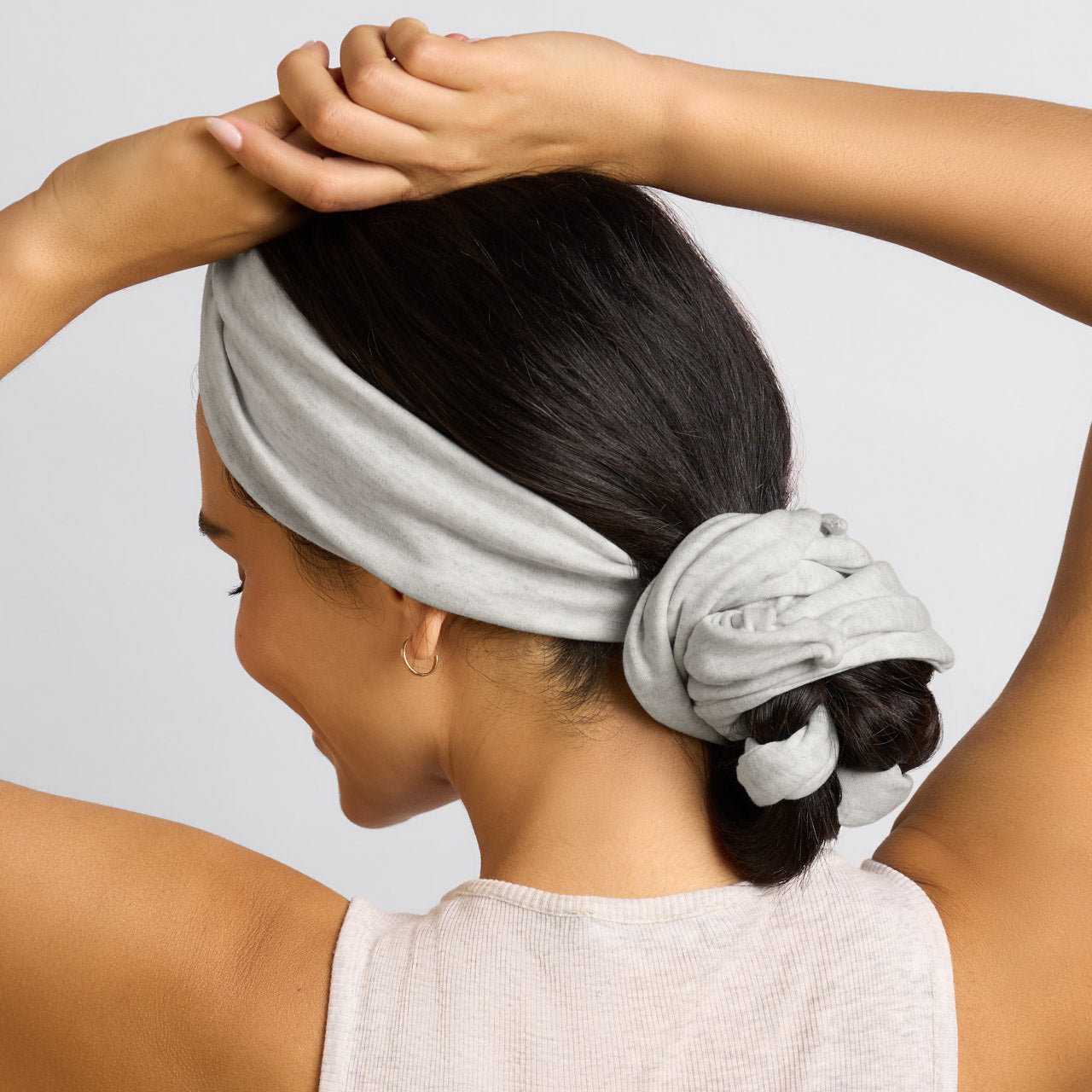 506470-Set_FlowActiveHeadband-HeatherGray-Sleep-Model-4-1280x1280px.jpg