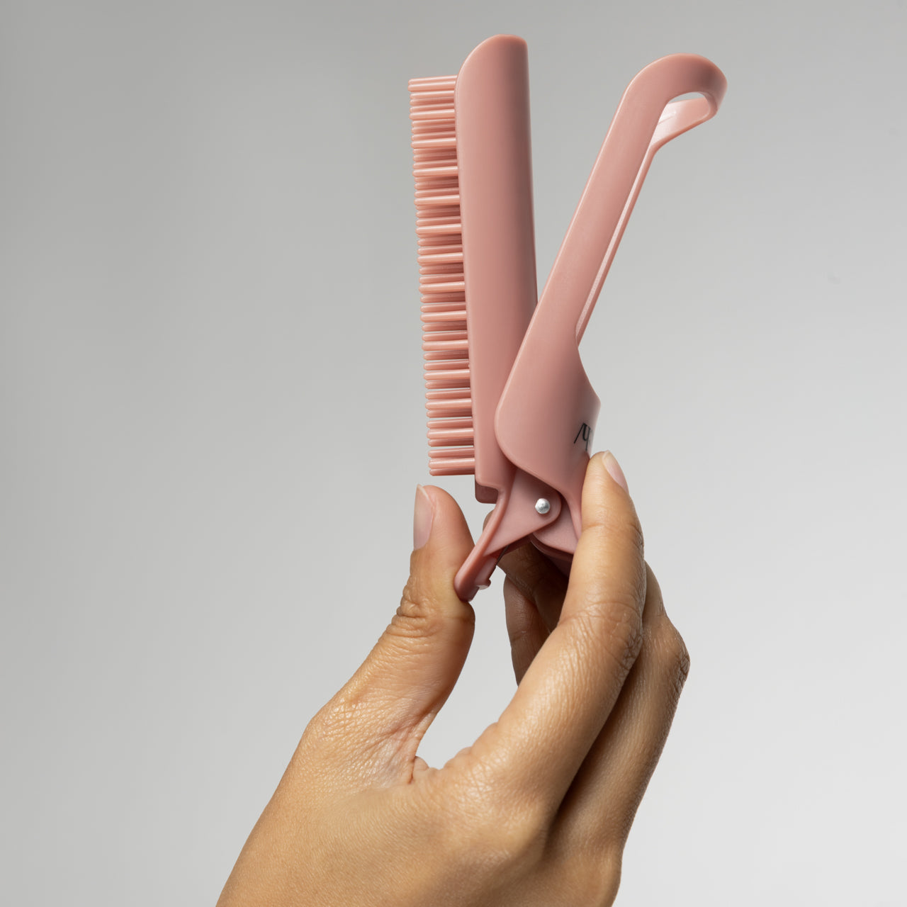 507811-KitschHairVolumizingClip-2Pc-Set-Pro-Terracotta-Model-2-1280x1280px-1.jpg