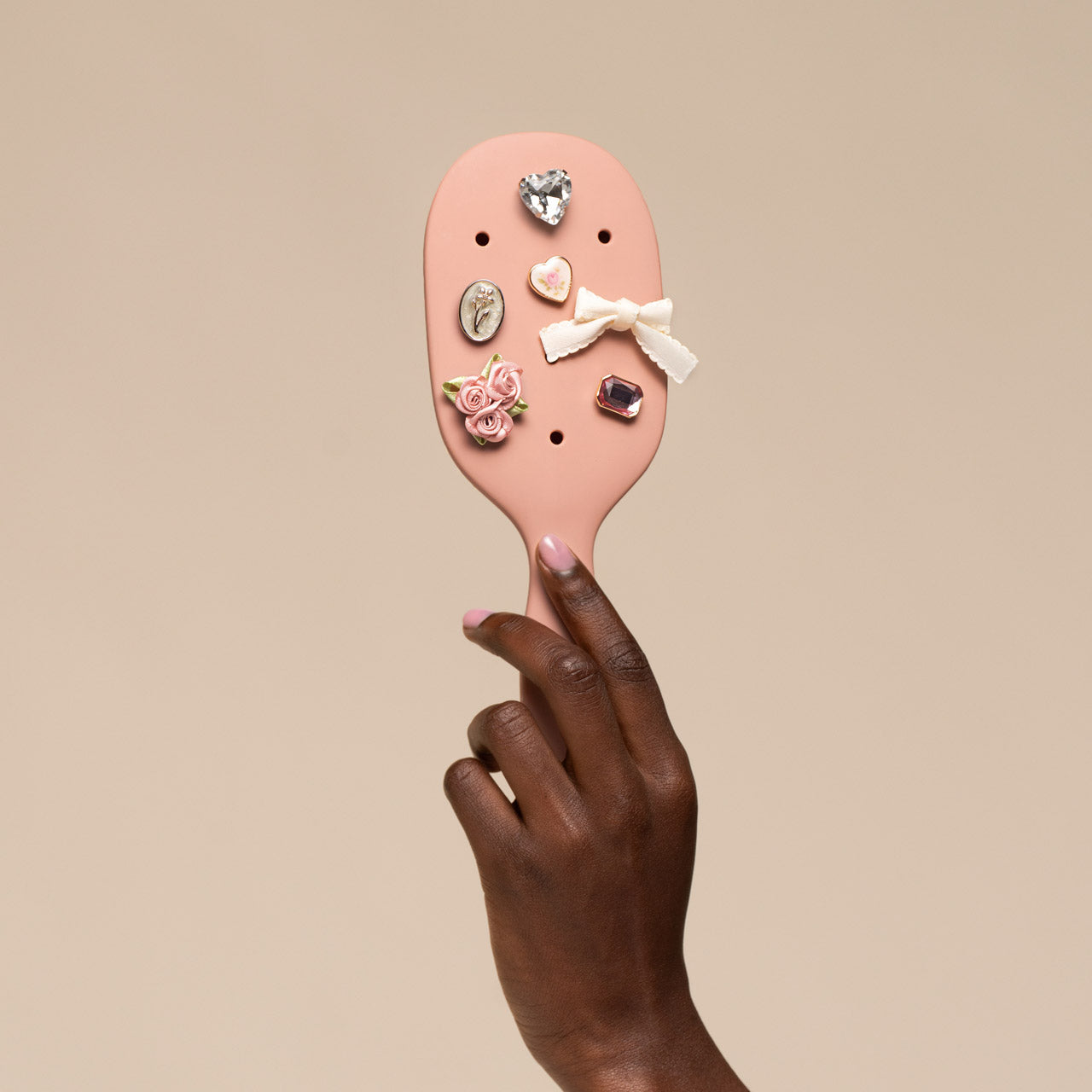 508344-KitschPop-PaddleBrush-Terracotta-Model-1280x1280px-1.jpg