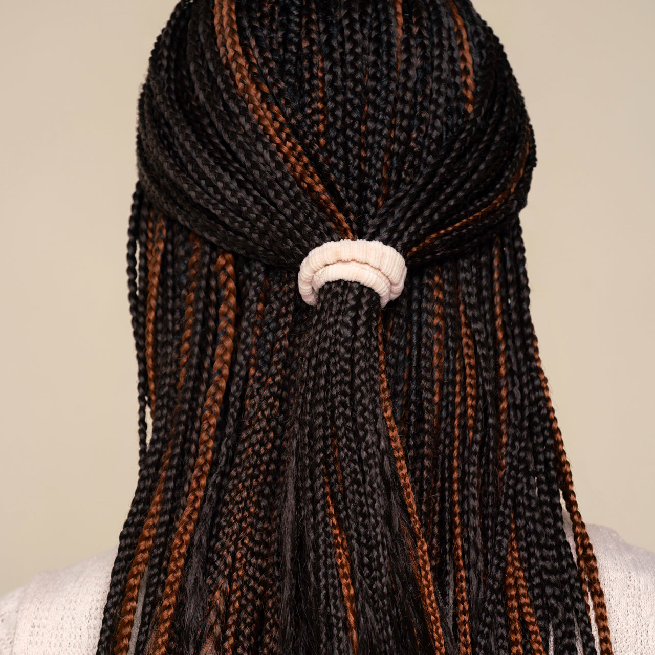 508764-RecycledFabricRibbedHairElastics-10pc-TrendHairAccessories-Blush-Model-Hair-2-1280x1280px_1.jpg