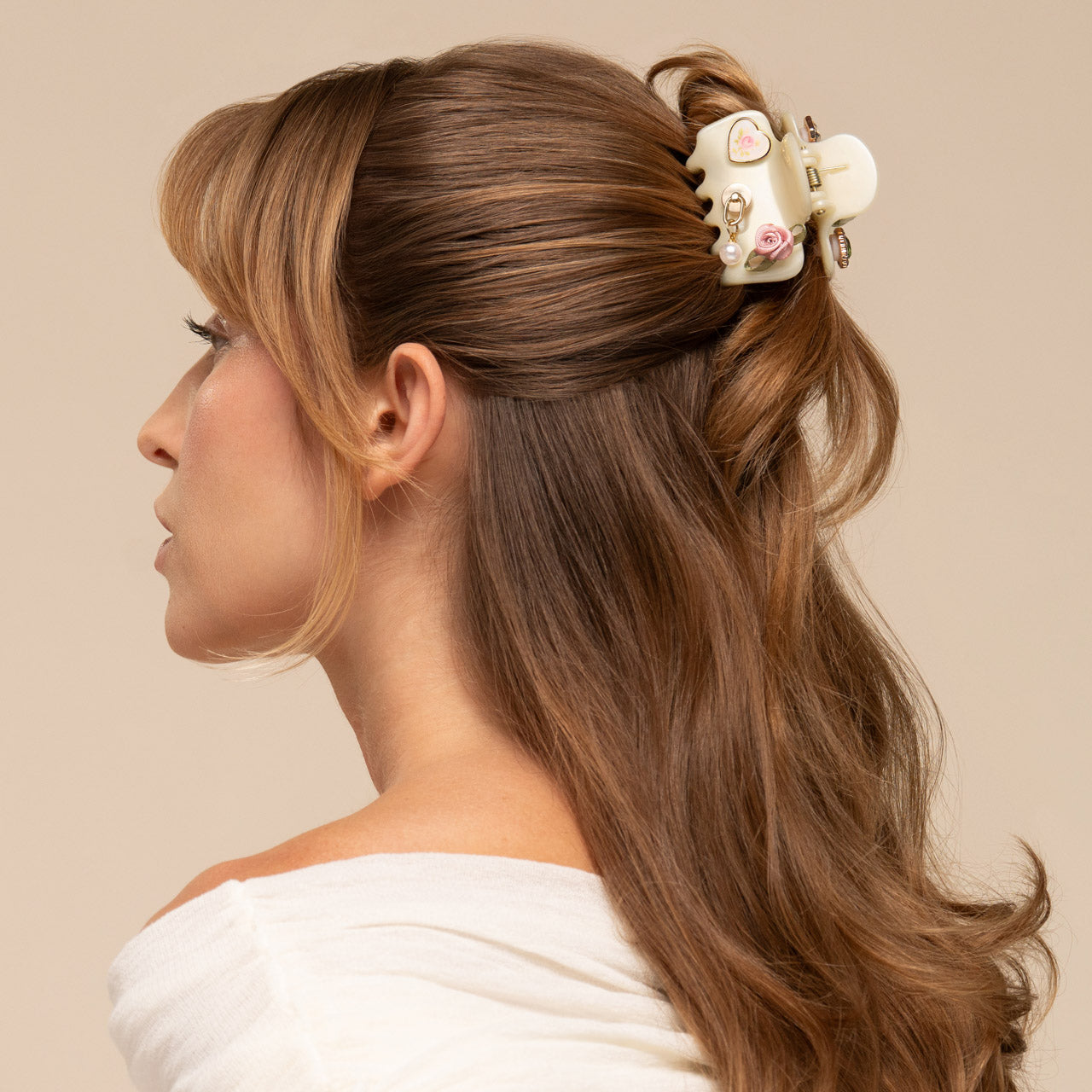 509129-KitschPop-Charms_CloudClip-7pc-Set-Vintage-PearlizedCream-Model-2-1280x1280px-1.jpg