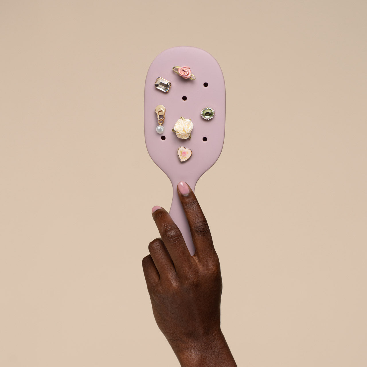 511214-KitschPop-PaddleBrush-SoftViolet-Model-1280x1280px-1.jpg