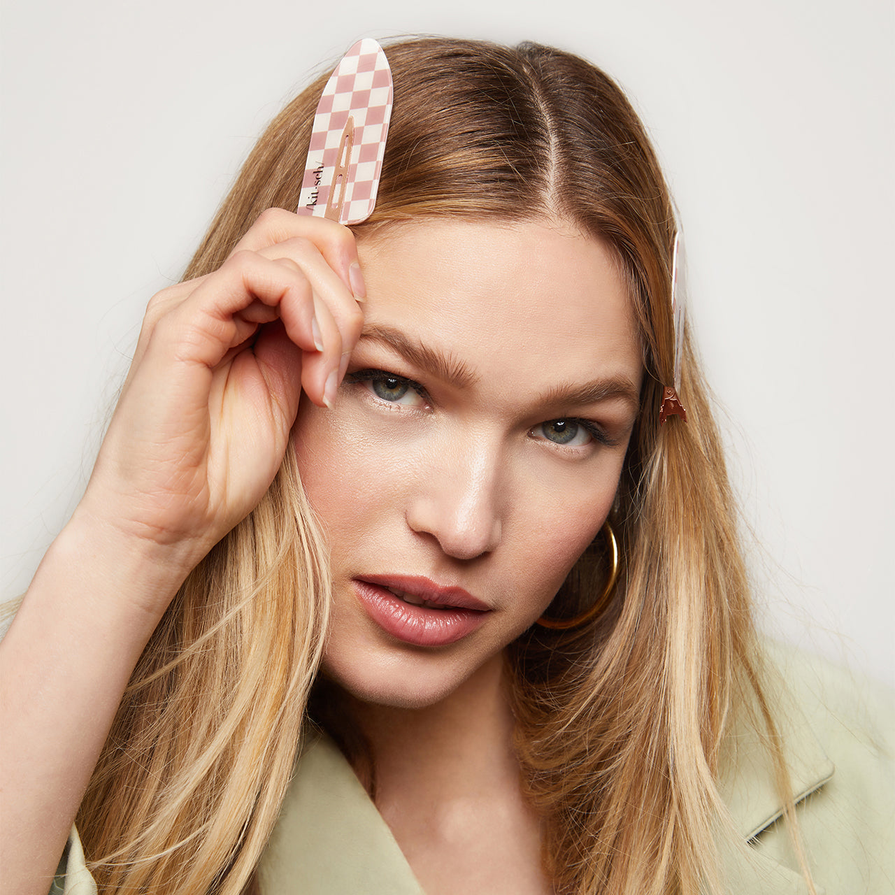 62323-XL-CreaselessClips-2pc-Model-Hair-TerracottaChecker-5-1280x1280px.jpg