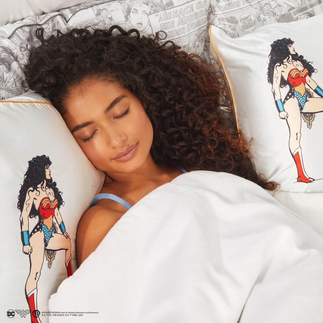 63979-63962-64174-64167-WonderWomanxKitsch-Model-Standard_KingPillowcase-ComicBook-BelieveInWonder-4-1280x1280px-1.jpg