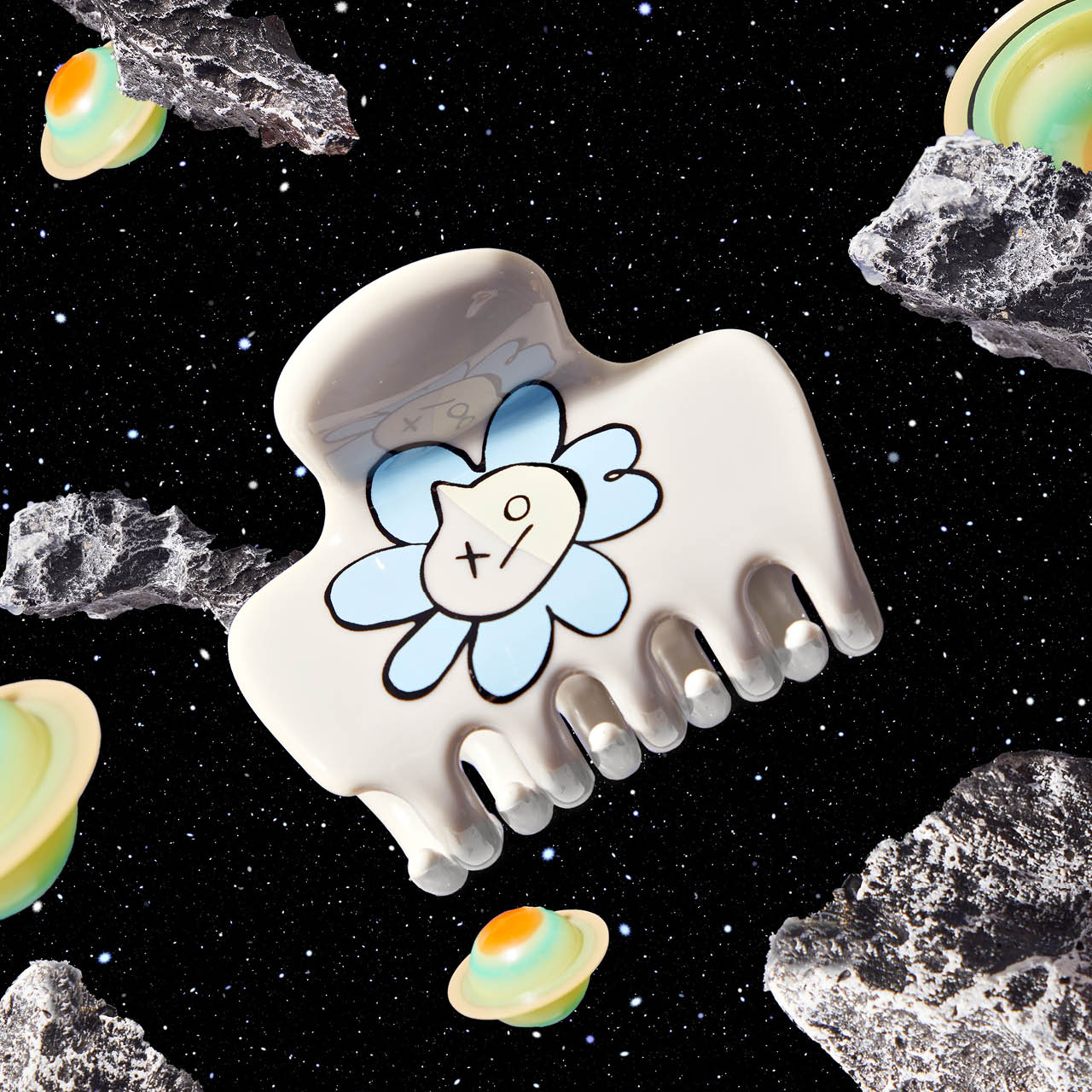 66390-BT21xKitsch-CreativeProductShoot-RecycledPlasticClawClip-1pc-Van-1280x1280px.jpg