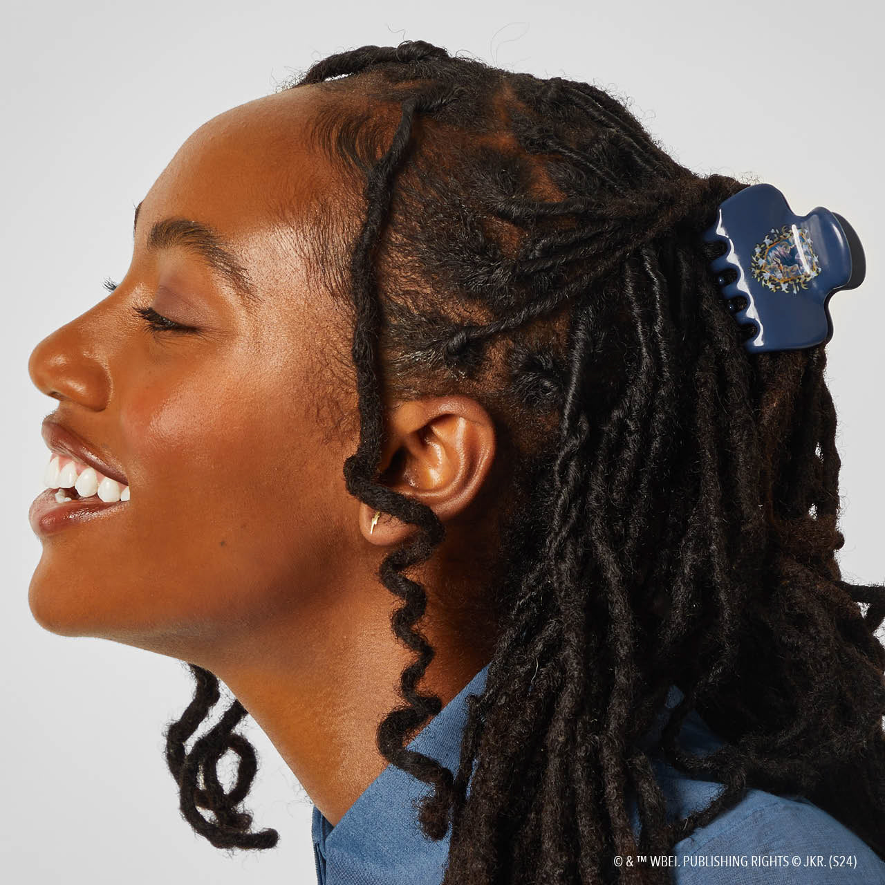66994-HarryPotterxKitsch-RecycledPlasticClawClip-1pc-Ravenclaw-Model-2-1280x1280px.jpg